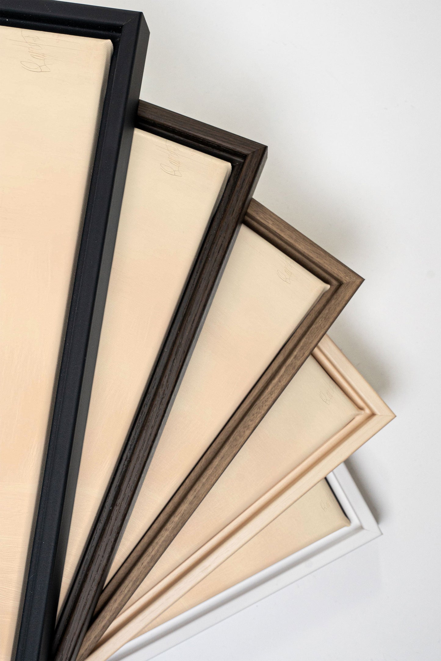 SHADOW MEETS LIGHT, Oeuvre sur toile étirée